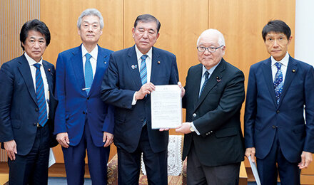 「国民医療を守る議員の会」の決議を基に石破総理に医療の危機的な状況を打開するための対応を要望