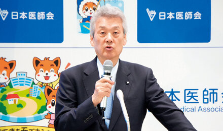 日本医師会の働き掛けを踏まえ原案から大幅な修正が加えられ「賃金上昇・物価高騰への対応」「経済成長の果実の活用」などが盛り込まれた「骨太の方針2025」が閣議決定