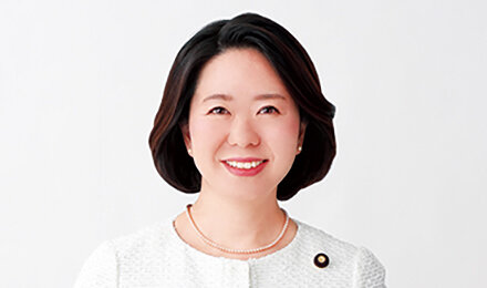 自見はなこ参議院議員が厚生労働委員会委員長に就任